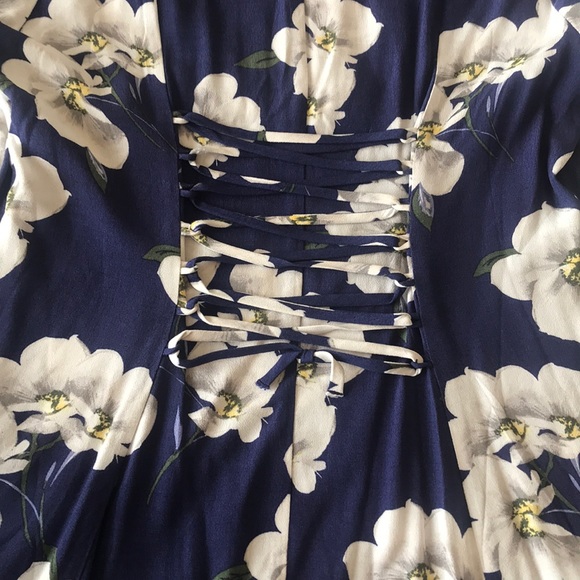 ❤️ Floral Mini Dress w/ Lace-Up Back ❤️ - Picture 2 of 2